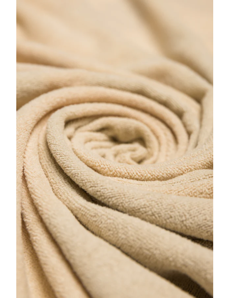 TOALLA-ESTAMPADO-MUSE-LOGOTIPADO-SÁBANA-MICROFIBRA-BEIGE-ANEKKE