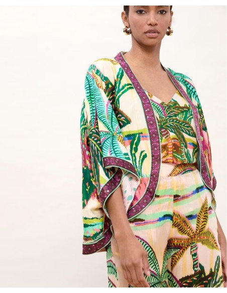 KIMONO-ESTAMPADO-MULTICOLOR-PALMERAS.FONDO-CLARO-LOLA-CASADEMUNT