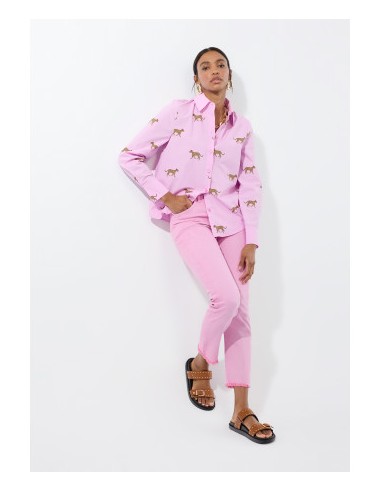 PANTALONES-ROSAS-LIGERA-CAMPANA-DESHILACHADO-BOTONES-FRONTALES-LOLA-CASADEMUNT