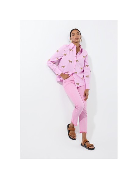 PANTALONES-ROSAS-LIGERA-CAMPANA-DESHILACHADO-BOTONES-FRONTALES-LOLA-CASADEMUNT