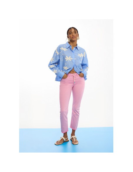 PANTALONES-ROSAS-LIGERA-CAMPANA-DESHILACHADO-BOTONES-FRONTALES-LOLA-CASADEMUNT