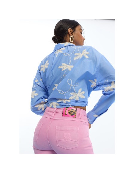 PANTALONES-ROSAS-LIGERA-CAMPANA-DESHILACHADO-BOTONES-FRONTALES-LOLA-CASADEMUNT