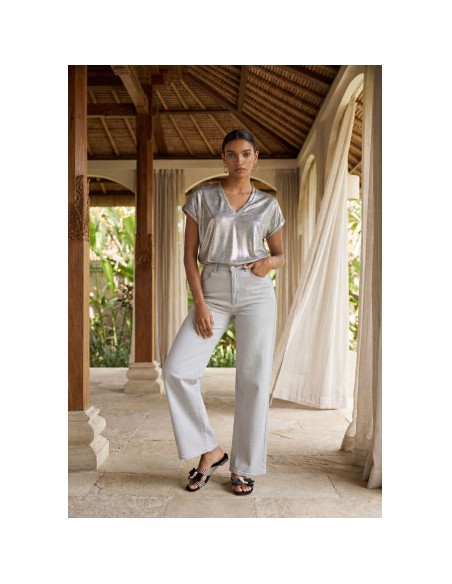 CAMISETA-PLATEADA-CUELLO-PICO-LAMINADO-MANGA-CORTA-LOLA-CASADEMUNT