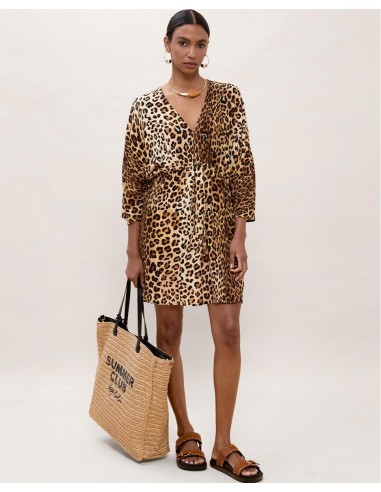 VESTIDO-CORTO-ANIMAL-PRINT-MANGAS-ANCHAS-CINTURÓN-AJUSTABLE-LOLA-CASADEMUNT