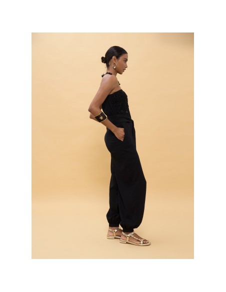 MONO-NEGRO-PALABRA-HONOR-BORDADOS-LENTEJUELAS-PECHO-AJUSTE-TOBILLOS-LOLA-CASADEMUNT