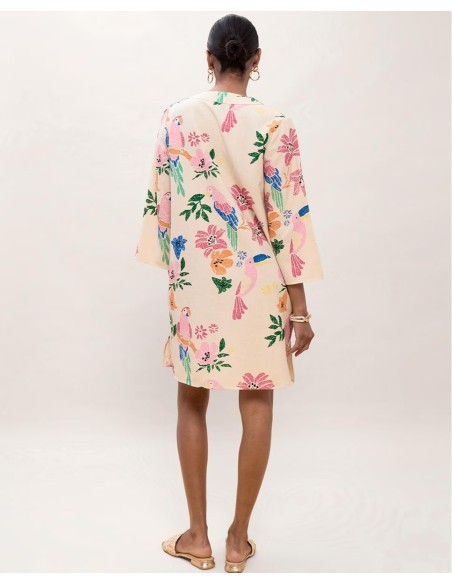 VESTIDO-CORTO-ESTAMPADO-MULTICOLOR-FLORES-LORO-DETALLES-ESCOTE-BORDADOS-ADORNOS-LOLA-CASADEMUNT