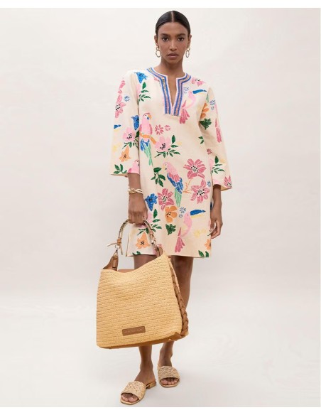 VESTIDO-CORTO-ESTAMPADO-MULTICOLOR-FLORES-LORO-DETALLES-ESCOTE-BORDADOS-ADORNOS-LOLA-CASADEMUNT