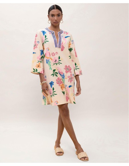 VESTIDO-CORTO-ESTAMPADO-MULTICOLOR-FLORES-LORO-DETALLES-ESCOTE-BORDADOS-ADORNOS-LOLA-CASADEMUNT