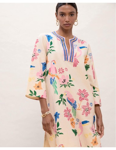 VESTIDO-CORTO-ESTAMPADO-MULTICOLOR-FLORES-LORO-DETALLES-ESCOTE-BORDADOS-ADORNOS-LOLA-CASADEMUNT