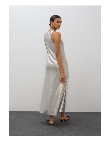 VESTIDO-LARGO-LAMINADO.PLATEADIO-TIRANTES-CUELLO-REDONDO-LOLA-CASADEMUNT