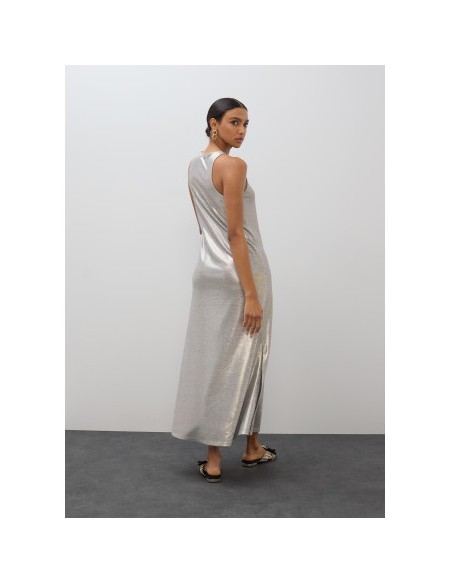VESTIDO-LARGO-LAMINADO.PLATEADIO-TIRANTES-CUELLO-REDONDO-LOLA-CASADEMUNT