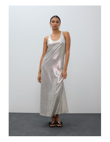 VESTIDO-LARGO-LAMINADO.PLATEADIO-TIRANTES-CUELLO-REDONDO-LOLA-CASADEMUNT