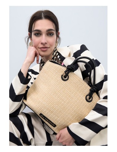 SHOPPER-EFECCTO-RAFIA-TIPO-CAPAZO-DOS-ASAS-ASA-BANDOLERA-DETALLES-EFECTO-PIELNEGRA-LOLA-CASADEMUNT