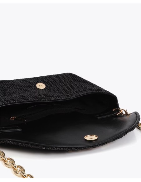 BANDOLERA-EFECTO-RAFIA-CIERRE-SOLAPA-IMÁN-ASA-LARGA-COMBINADA-CADENA-DORADA-LOLA-CASADEMUNT