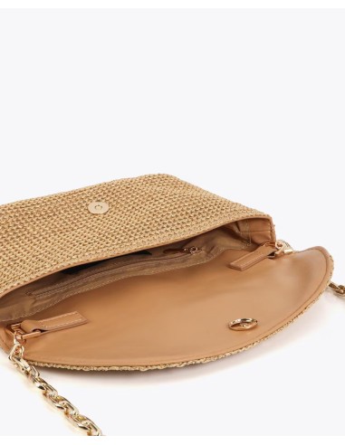 BANDOLERA-EFECTO-RAFIA-CIERRE-SOLAPA-IMÁN-ASA-LARGA-COMBINADA-CADENA-DORADA-LOLA-CASADEMUNT