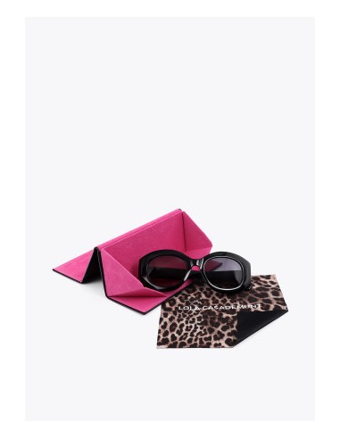 GAFAS-DE-SOL-NEGRAS-REDONDEADAS-LEOPARDO-PATILLAS-LOLA-CASADEMUNT