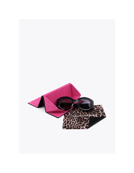 GAFAS-DE-SOL-NEGRAS-REDONDEADAS-LEOPARDO-PATILLAS-LOLA-CASADEMUNT
