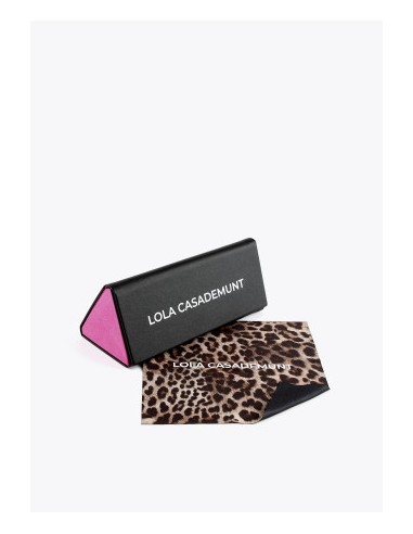 GAFAS-DE-SOL-NEGRAS-REDONDEADAS-LEOPARDO-PATILLAS-LOLA-CASADEMUNT