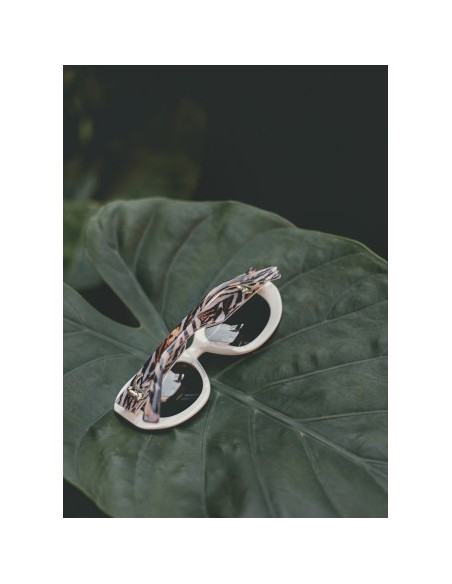 GAFAS-SOL-MARRÓN-CRUDO-ESTAMPADO-PRINT-LOGO-PATILLAS-LEOPARDO-LOLA-CASADEMUNT