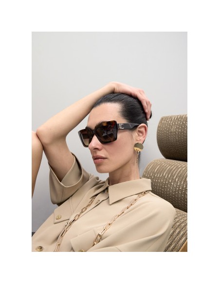 GAFAS-SOL-MARRONES-RECTANGULARES-LOGO-PATILLAS-LEOPARDO-LOLA-CASADEMUNT