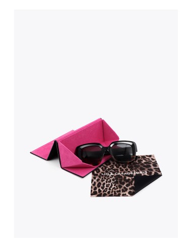 GAFAS-SOL-VAREY-NEGRO-LOGO-DORADO-LEOPARDO-LENTES-POLARIZASAS-LOLA-CASADEMUNT