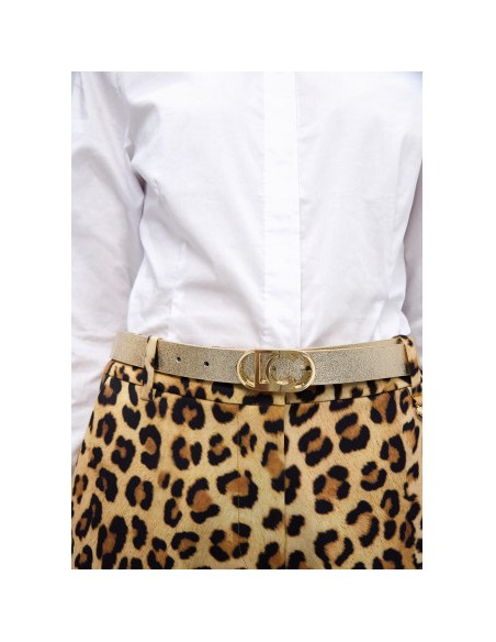 CINTURÓN-REVERSIBLE-TONOS-METALIZADOS-PLATA-DORADO-HEBILLA-LOGO-DORADO-OVALADO-LOLA-CASADEMUNT