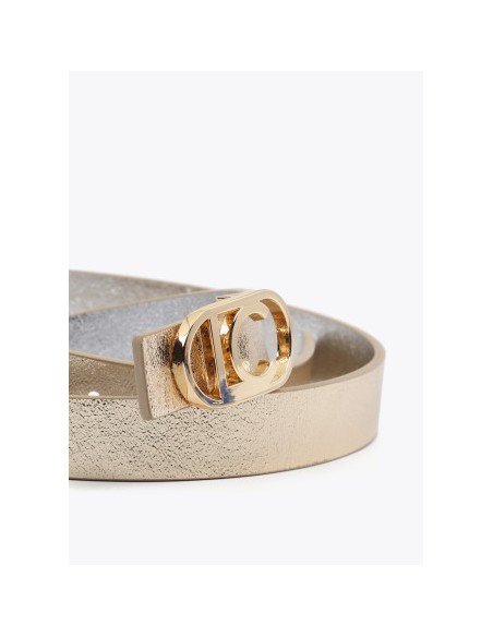 CINTURÓN-REVERSIBLE-TONOS-METALIZADOS-PLATA-DORADO-HEBILLA-LOGO-DORADO-OVALADO-LOLA-CASADEMUNT