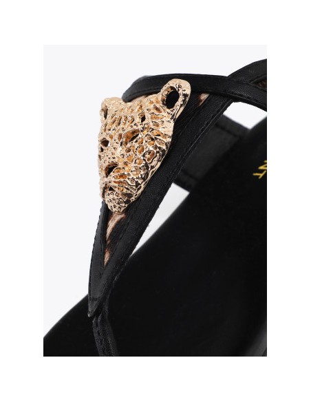 SANDALIA-PLANA-NEGRA-APLIQUE-DORADO-LEOPARDO-ANTIDESLIZANTE-CIERRE-AJUSTABBLE-LOLA-CASADEMUNT