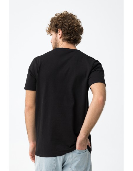 CAMISETA-CORTE-RECTO-MINIMALISTA-GIANNI-TIFFOSI