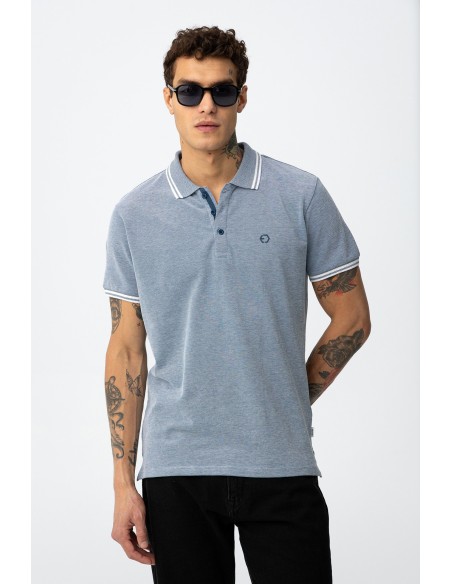 POLO-CLÁSICO-DETALLE-BLANCO-CUELLO-MANGAS-THEO-TIFFOSI