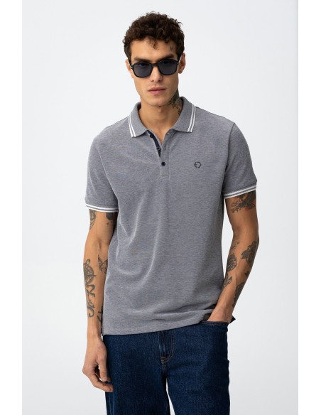 POLO-CLÁSICO-DETALLE-BLANCO-CUELLO-MANGAS-THEO-TIFFOSI