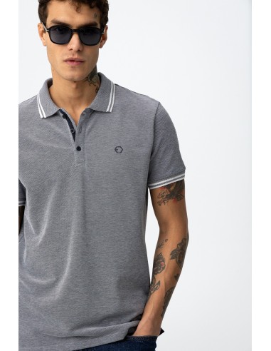 POLO-CLÁSICO-DETALLE-BLANCO-CUELLO-MANGAS-THEO-TIFFOSI
