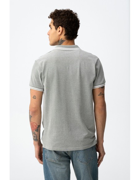 POLO-CLÁSICO-DETALLE-BLANCO-CUELLO-MANGAS-THEO-TIFFOSI