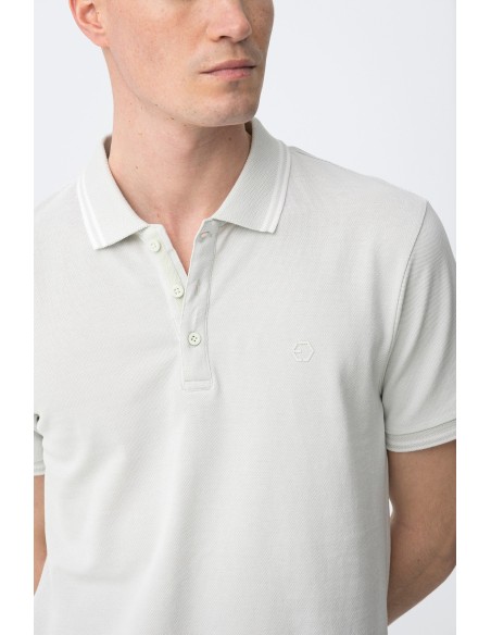 POLO-CLÁSICO-DETALLE-BLANCO-CUELLO-MANGAS-THEO-TIFFOSI