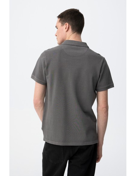 POLO-UNICOLOR-CORTE-RECTO-CUELLO-SOLAPA-RYAN-TIFFOSI