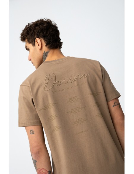 CAMISETA-LETRAS-FRONTAL-TRASERA-MANGA-CORTA-CORTE-RECTO-NIXON-TIFFOSI