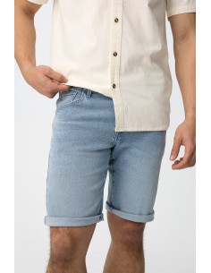 VAQUEROS-CORTOS-AZUL-CLARO-CINCO-BOLSILLOS-SLIM-TIFFOSI 2
