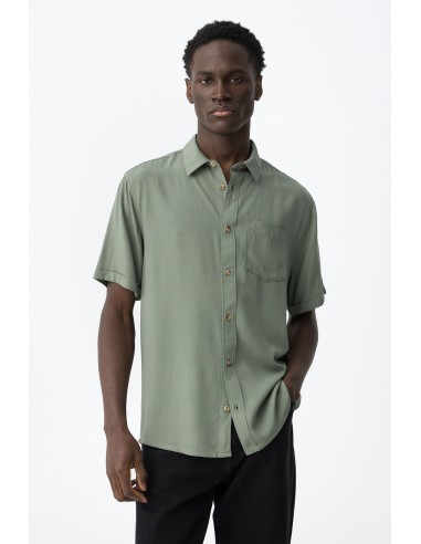 CAMISA-VERDE-OLIVA-CORTE-REGULAR-BOLSILLO-FRONTAL-MANCK-TIFFOSI