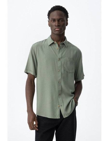 CAMISA-VERDE-OLIVA-CORTE-REGULAR-BOLSILLO-FRONTAL-MANCK-TIFFOSI