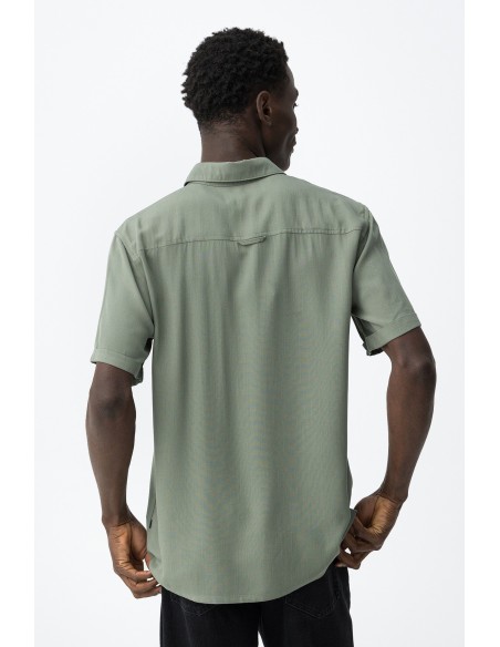 CAMISA-VERDE-OLIVA-CORTE-REGULAR-BOLSILLO-FRONTAL-MANCK-TIFFOSI