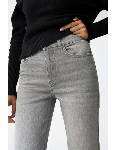 VAQUEROS-GRISES-MEGAN-CROPPED-FLAIRE-TIFFOSI