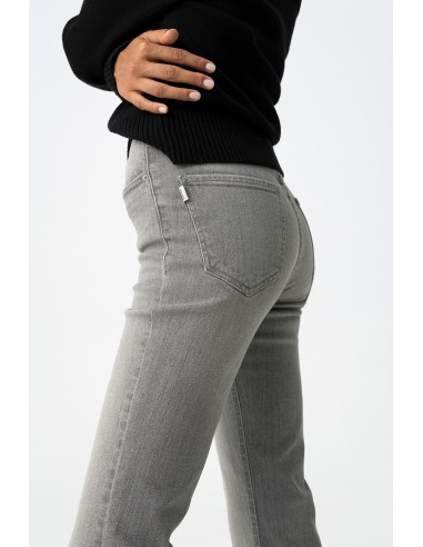 VAQUEROS-GRISES-MEGAN-CROPPED-FLAIRE-TIFFOSI