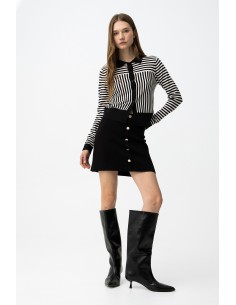 FALDA-NEGRA-COTONES-DORADOS-FRONTAL-TIRO-ALTO-CORTE-REGULAR-HALLOW-TIFFOSI