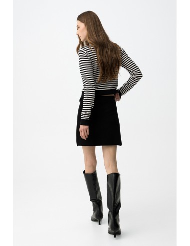 FALDA-NEGRA-COTONES-DORADOS-FRONTAL-TIRO-ALTO-CORTE-REGULAR-HALLOW-TIFFOSI