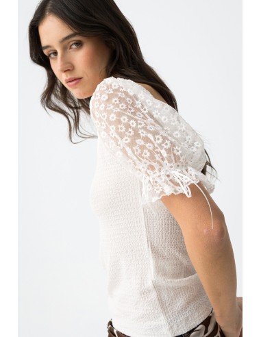 CAMISETA-BLUSA-BLANCA-MANGA-CORTA-CON DETALLE DE ENCAJE FLORAL-SUNFLORA-TIFFOSI