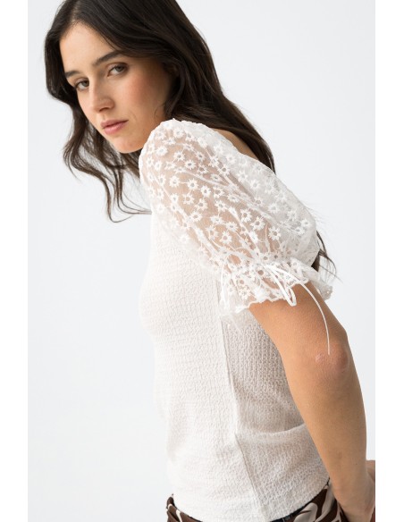 CAMISETA-BLUSA-BLANCA-MANGA-CORTA-CON DETALLE DE ENCAJE FLORAL-SUNFLORA-TIFFOSI