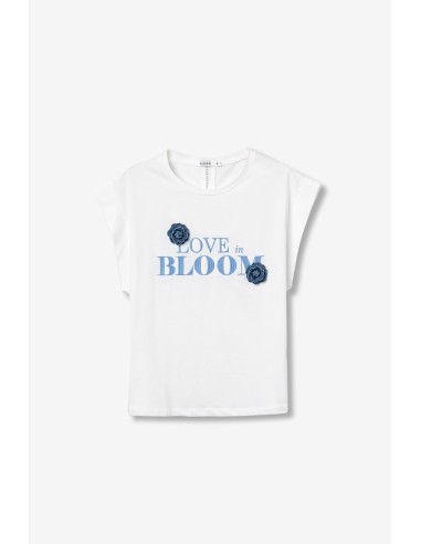 CAMISETA-BLANCA-DETALLE-ADORNOS-FLORES-AZUI-LETRAS-BLISSEY-TIFFOSI