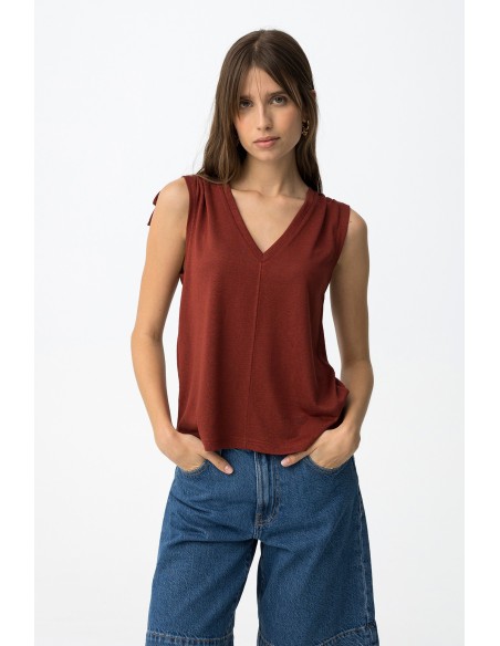 CAMISETA-SIN-MANGAS-LAZADA-HOMBROS-CUELLO-PICO-TIFFOSI
