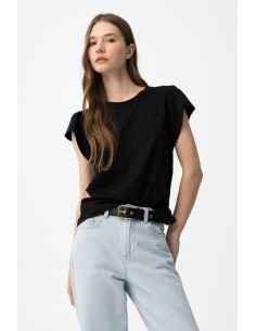 CAMISETA-BÁSICA-MANGAS-VOLANTES-CUELLO-PICO-KIRA-TIFFOSI