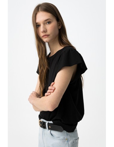 CAMISETA-BÁSICA-MANGAS-VOLANTES-CUELLO-PICO-KIRA-TIFFOSI